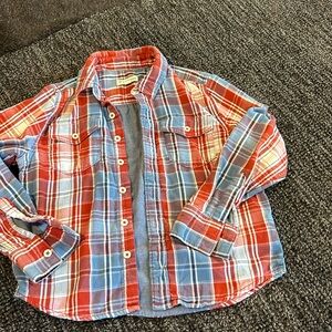 Great condition! Tucker + Tate Button Down Size 6